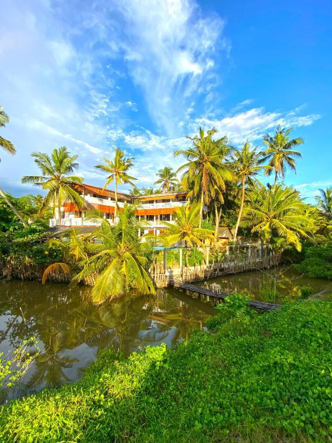 Bed and Breakfast Asanka Surf House & Resturant Мидигама-Ист Экстерьер фото